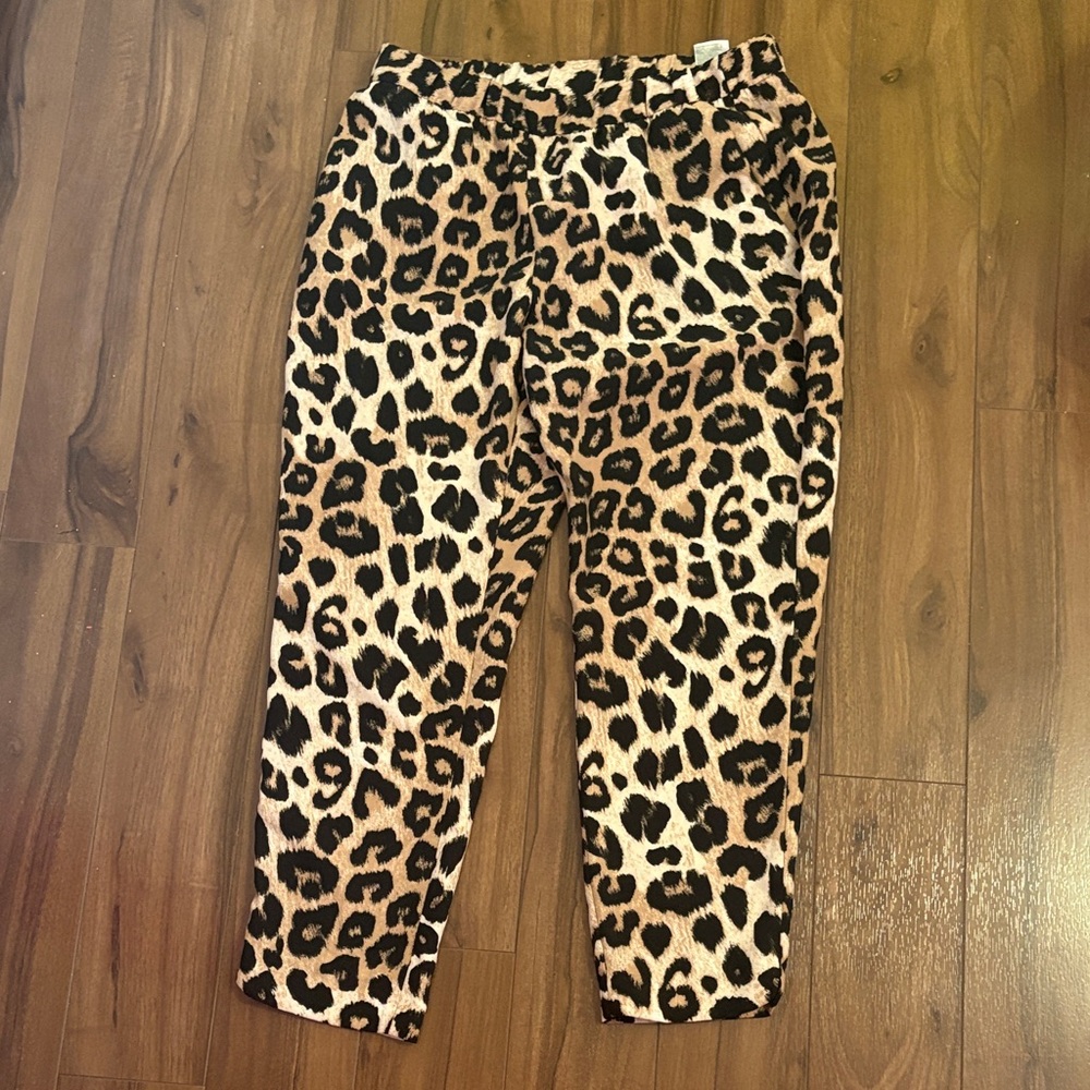 Banana Republic Women’s Leopard Print Capris